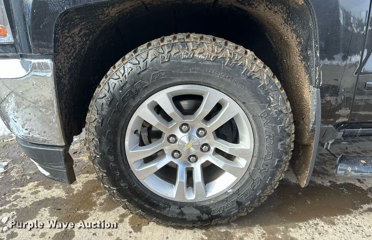 image for item DV0642 2018 Chevrolet Silverado 1500 Crew Cab pickup truck