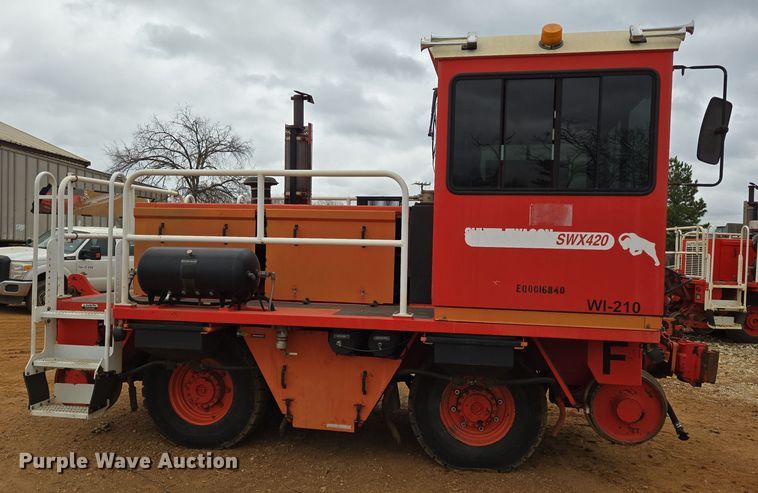 image for item DV1324 2010 ShuttleWagon SWX420 railcar mover