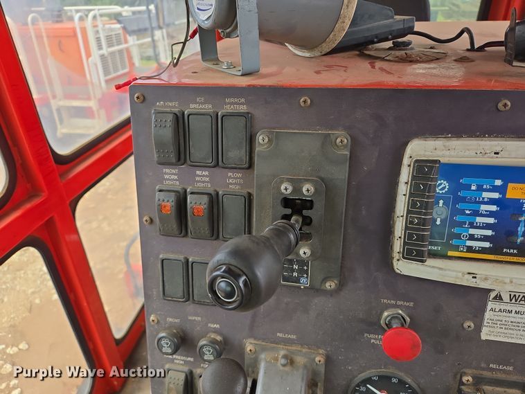 image for item DV1325 2015 ShuttleWagon SWX315 railcar mover