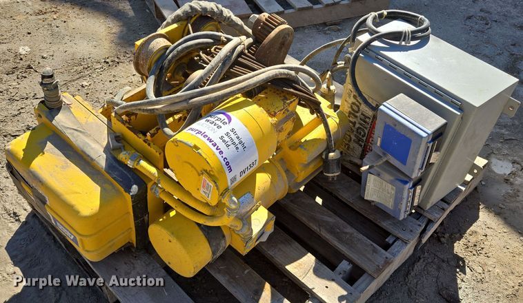 image for item DV1337 Acco Wright Speedway hoist