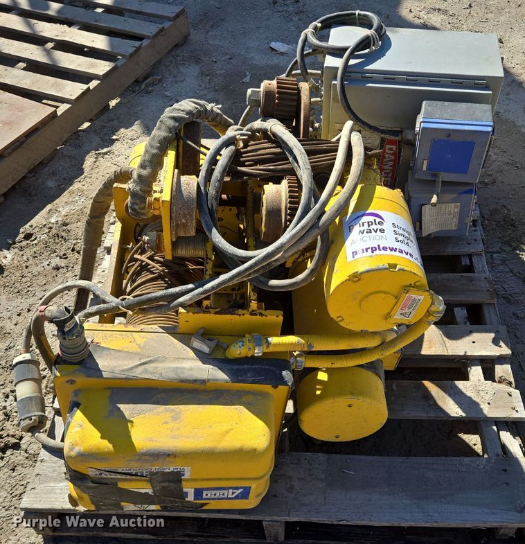 image for item DV1337 Acco Wright Speedway hoist