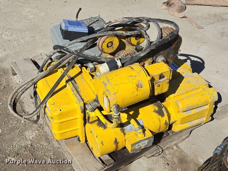 image for item DV1339 Acco Wright Speedway hoist