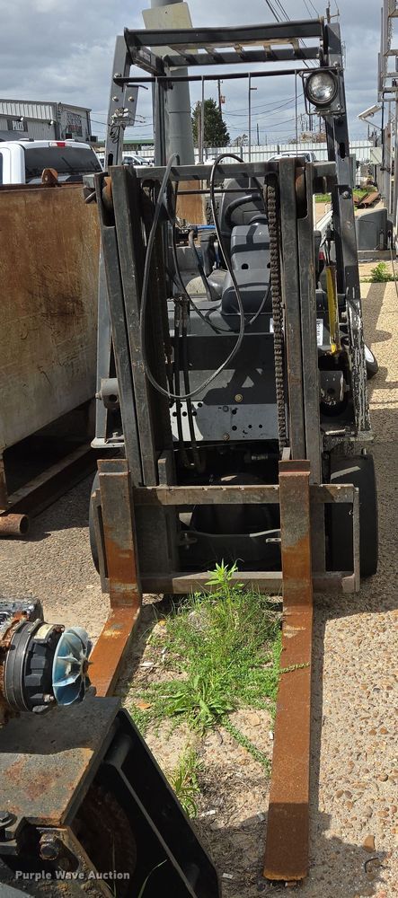 image for item DV1341 Nissan forklift