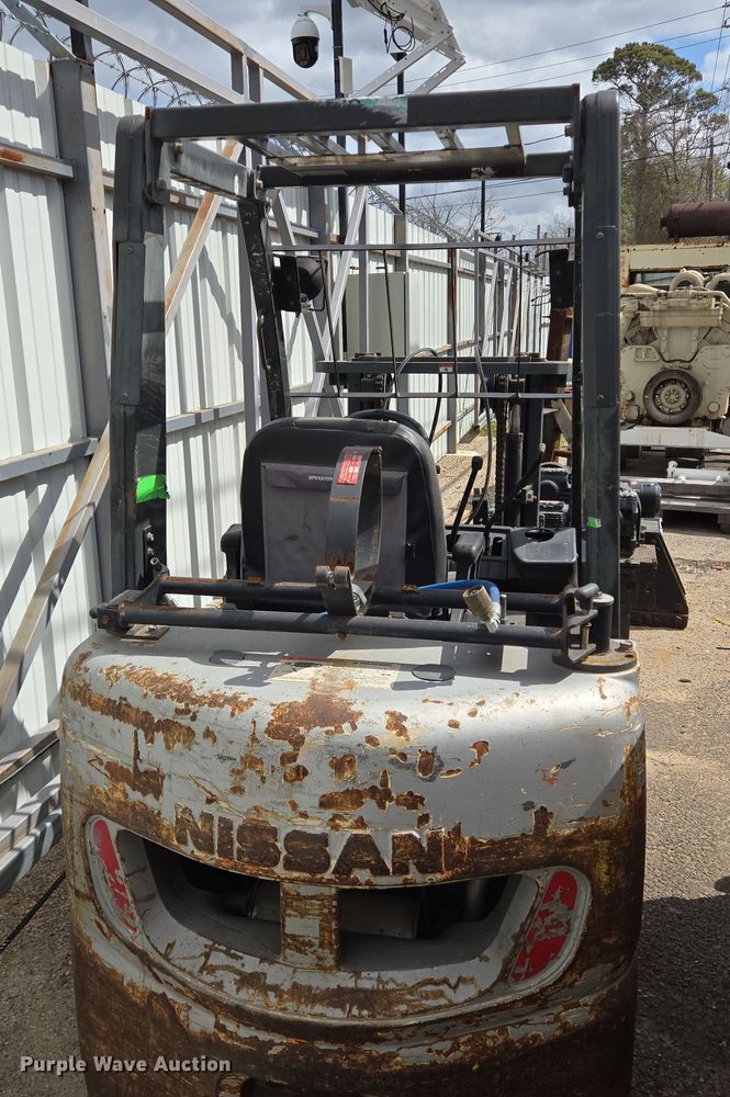 image for item DV1341 Nissan forklift