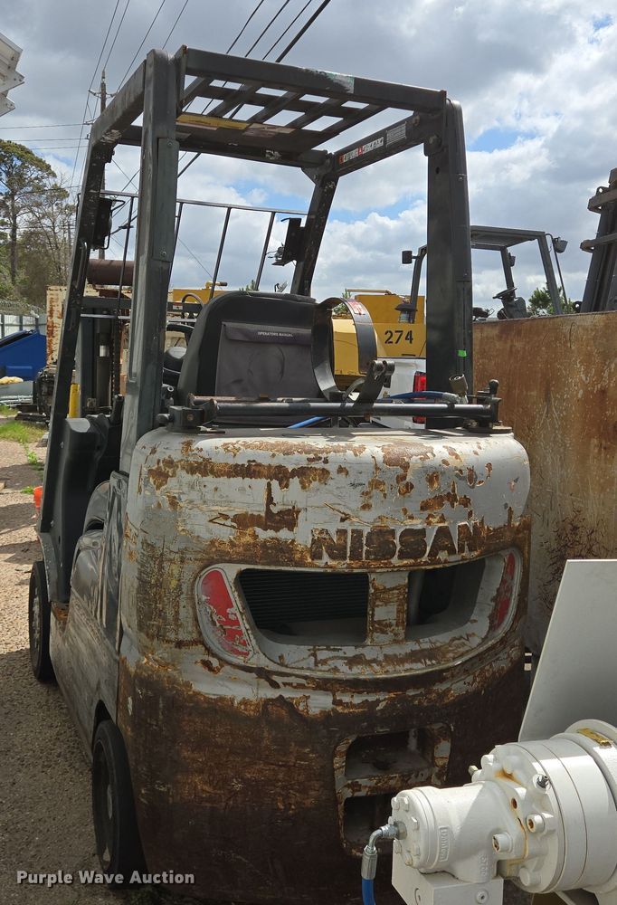 image for item DV1341 Nissan forklift