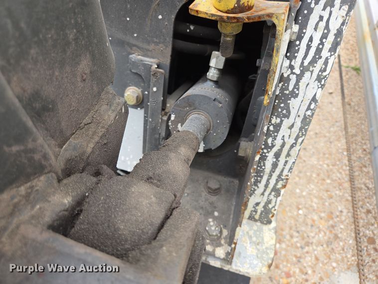 image for item DV1341 Nissan forklift