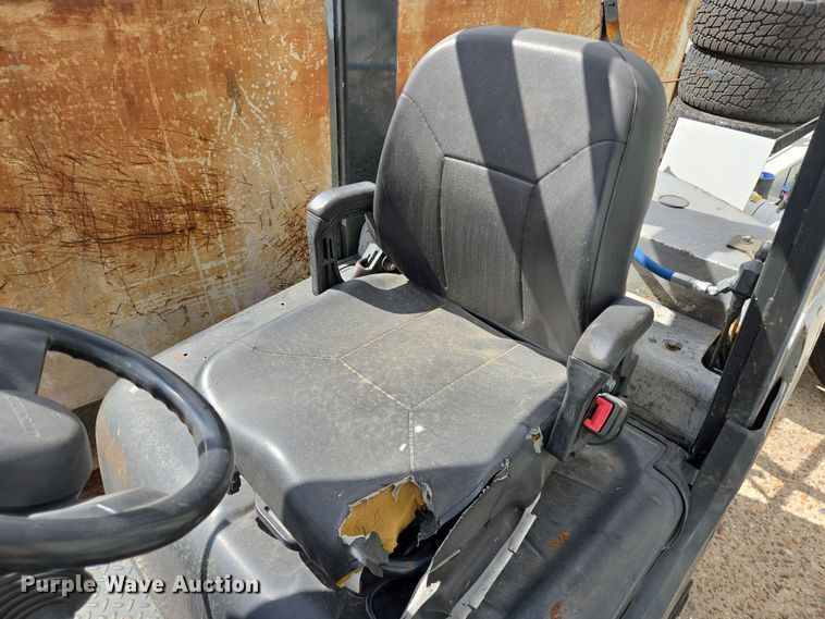 image for item DV1341 Nissan forklift