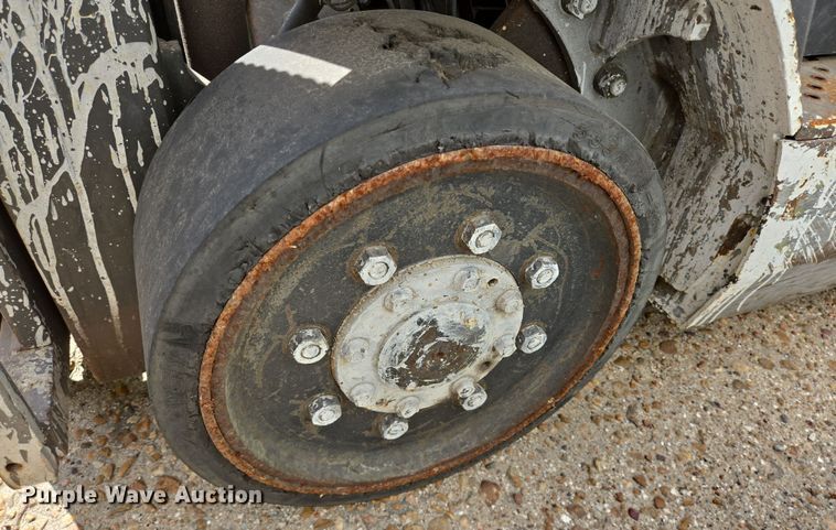 image for item DV1341 Nissan forklift