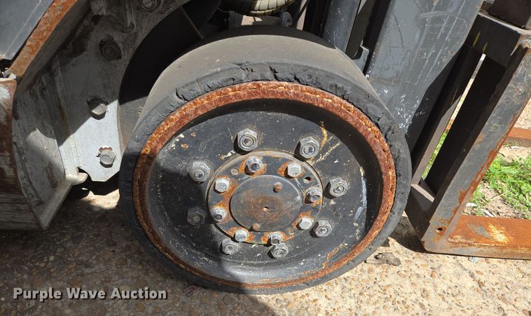 image for item DV1341 Nissan forklift