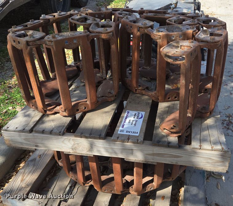 image for item DV1354 Bobcat 15