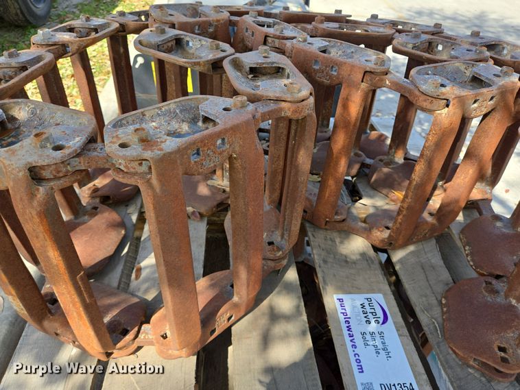 image for item DV1354 Bobcat 15