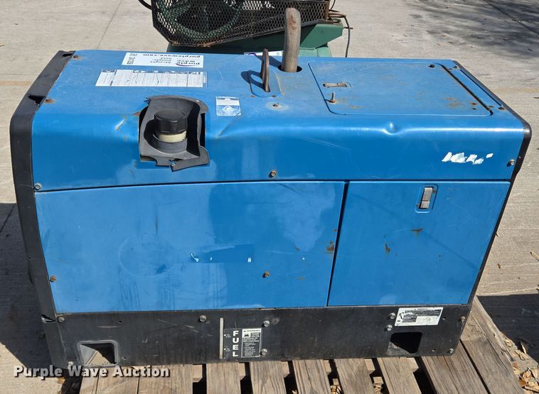 image for item DV1358 Miller Bobcat 250 welder/generator