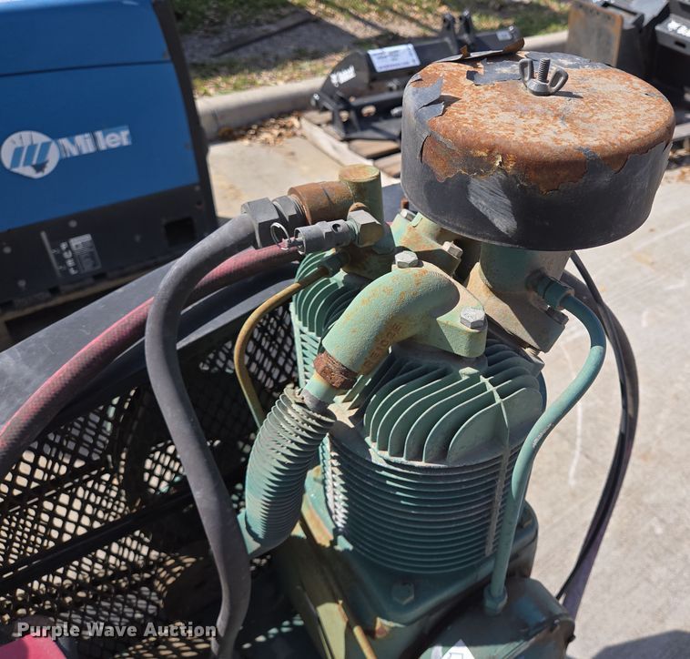 image for item DV1359 Champion HGR7-3H air compressor