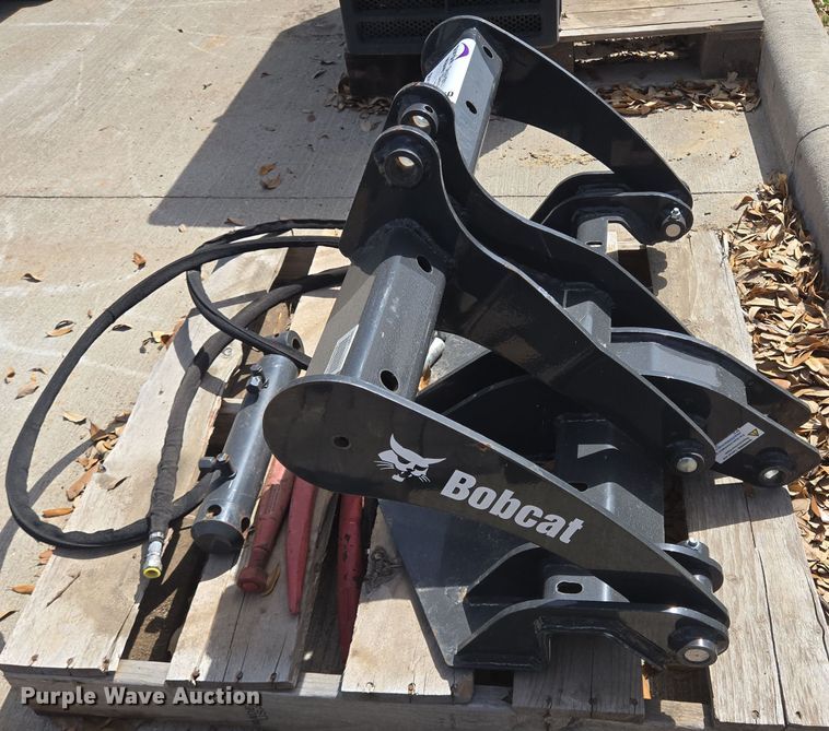 image for item DV1360 Bobcat 32