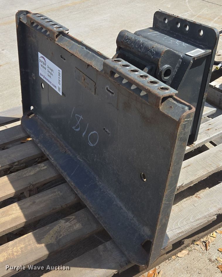 image for item DV1361 Bobcat skid steer mounting frame 