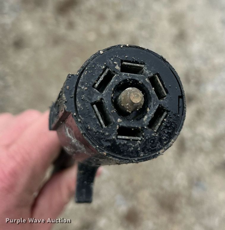 image for item DV1752 2005 Wells Cargo Express Wagon enclosed cargo trailer