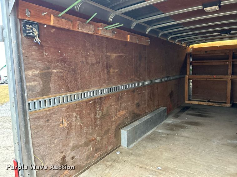 image for item DV1752 2005 Wells Cargo Express Wagon enclosed cargo trailer