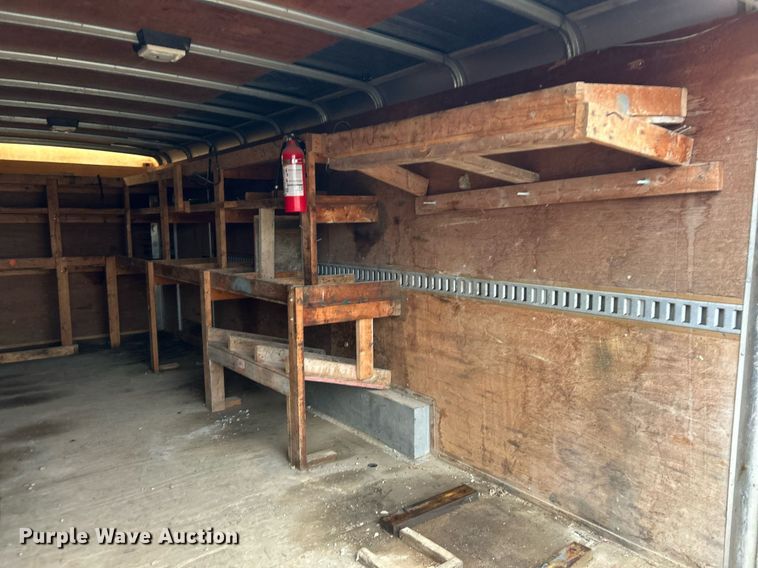 image for item DV1752 2005 Wells Cargo Express Wagon enclosed cargo trailer