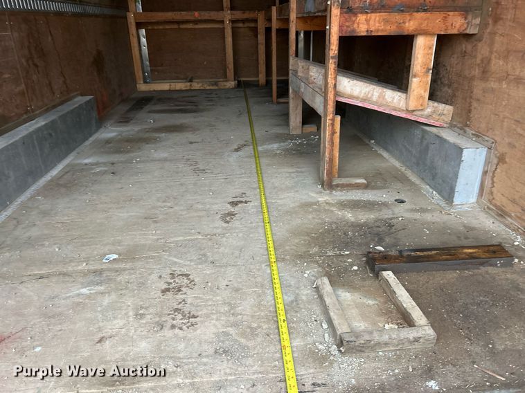 image for item DV1752 2005 Wells Cargo Express Wagon enclosed cargo trailer