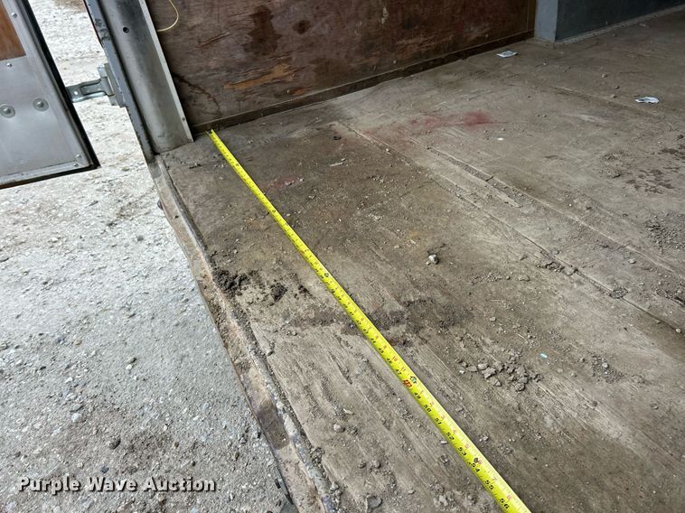 image for item DV1752 2005 Wells Cargo Express Wagon enclosed cargo trailer