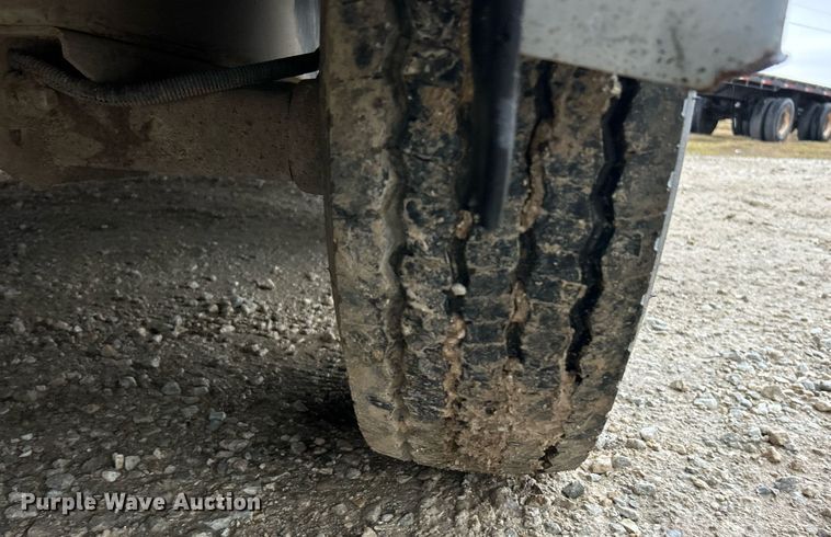 image for item DV1752 2005 Wells Cargo Express Wagon enclosed cargo trailer