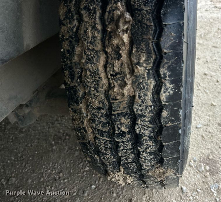 image for item DV1752 2005 Wells Cargo Express Wagon enclosed cargo trailer