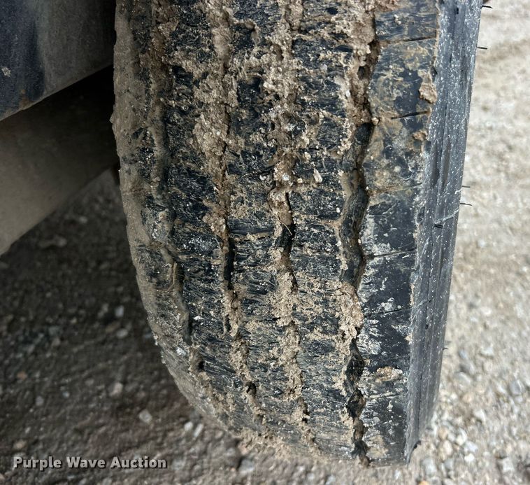 image for item DV1752 2005 Wells Cargo Express Wagon enclosed cargo trailer