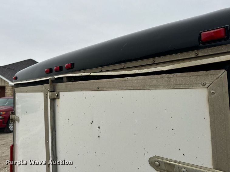 image for item DV1811 1998 Wells Cargo enclosed cargo trailer
