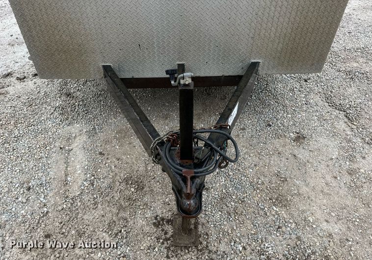 image for item DV1811 1998 Wells Cargo enclosed cargo trailer