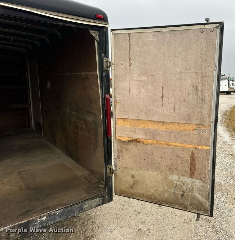 image for item DV1811 1998 Wells Cargo enclosed cargo trailer