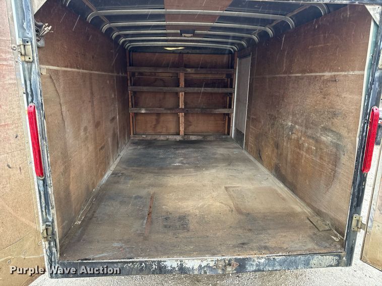 image for item DV1811 1998 Wells Cargo enclosed cargo trailer