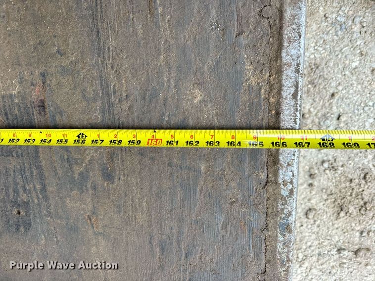 image for item DV1811 1998 Wells Cargo enclosed cargo trailer