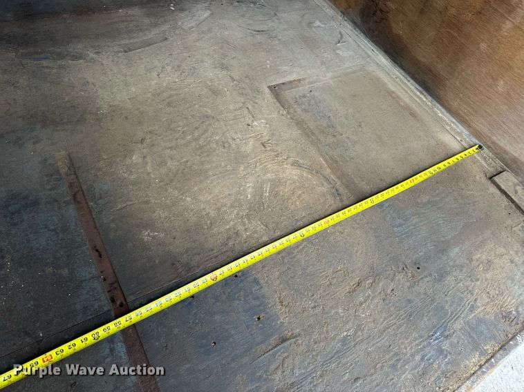 image for item DV1811 1998 Wells Cargo enclosed cargo trailer