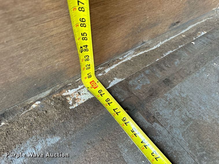 image for item DV1811 1998 Wells Cargo enclosed cargo trailer