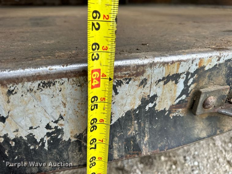 image for item DV1811 1998 Wells Cargo enclosed cargo trailer