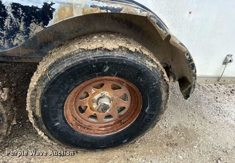 image for item DV1811 1998 Wells Cargo enclosed cargo trailer