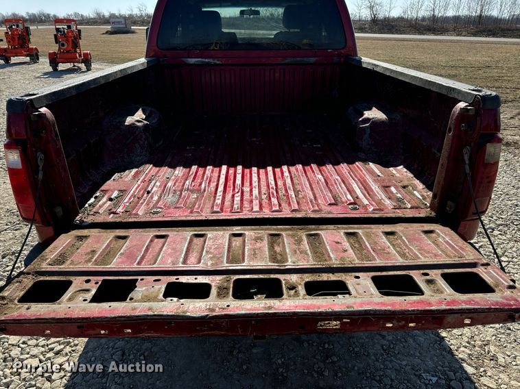 image for item DV1819 2016 Ford F250 Super Duty SuperCab pickup truck