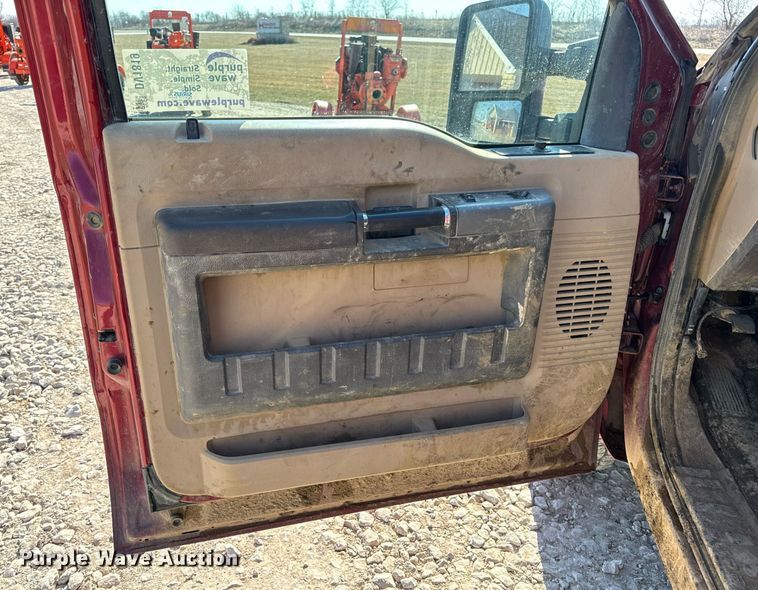 image for item DV1819 2016 Ford F250 Super Duty SuperCab pickup truck