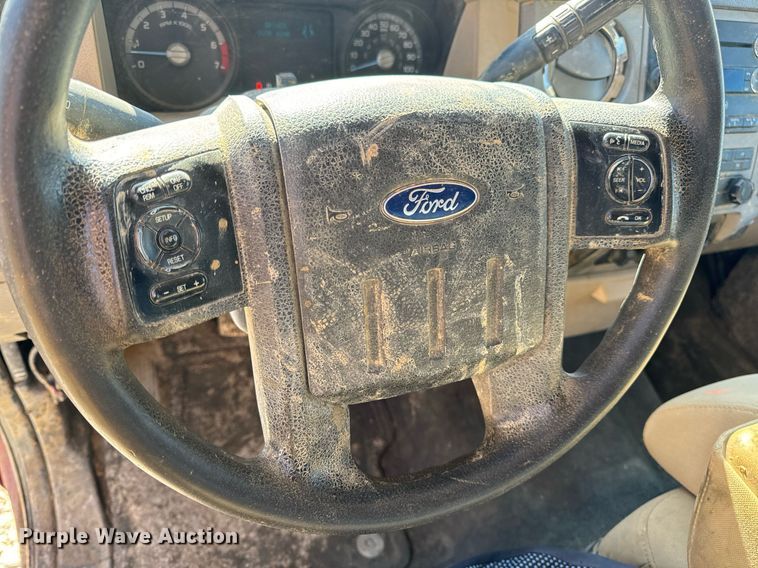 image for item DV1819 2016 Ford F250 Super Duty SuperCab pickup truck