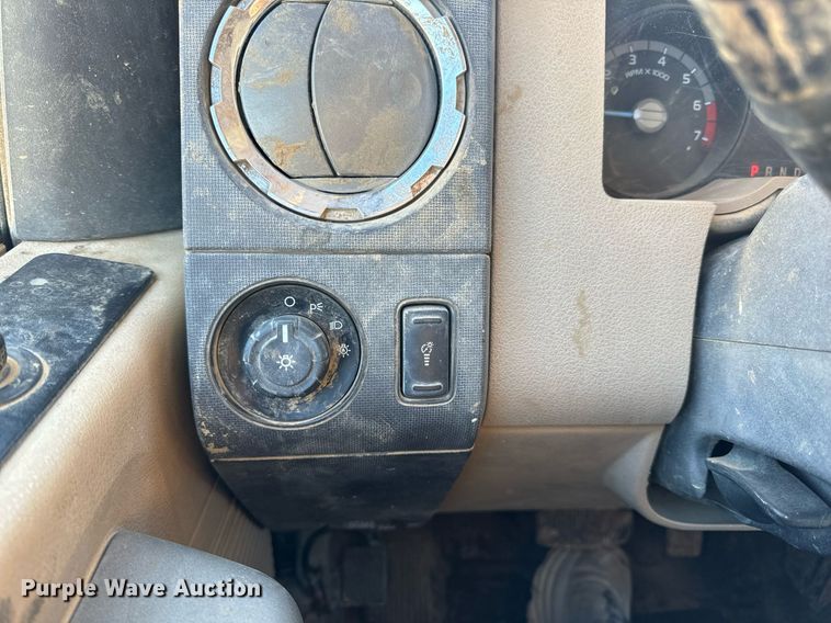 image for item DV1819 2016 Ford F250 Super Duty SuperCab pickup truck