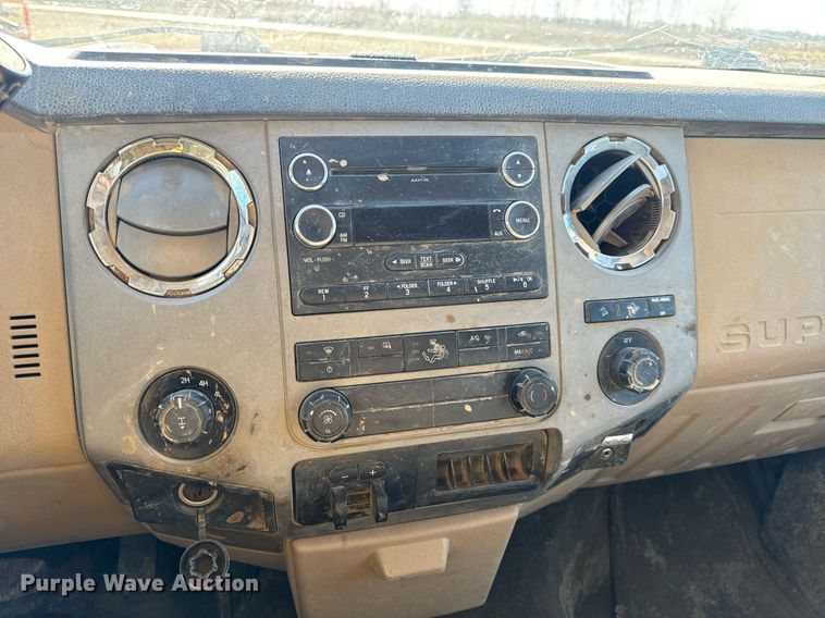 image for item DV1819 2016 Ford F250 Super Duty SuperCab pickup truck