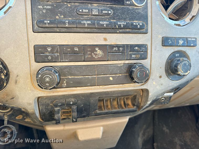 image for item DV1819 2016 Ford F250 Super Duty SuperCab pickup truck