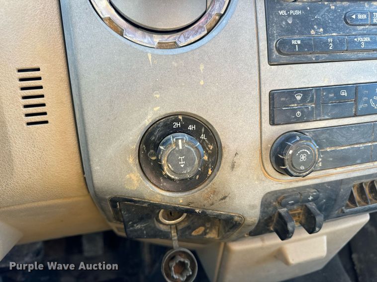 image for item DV1819 2016 Ford F250 Super Duty SuperCab pickup truck