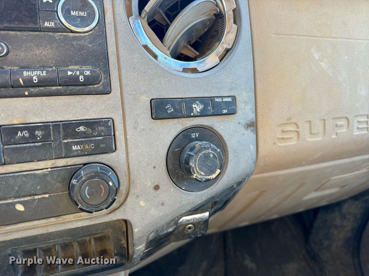 image for item DV1819 2016 Ford F250 Super Duty SuperCab pickup truck
