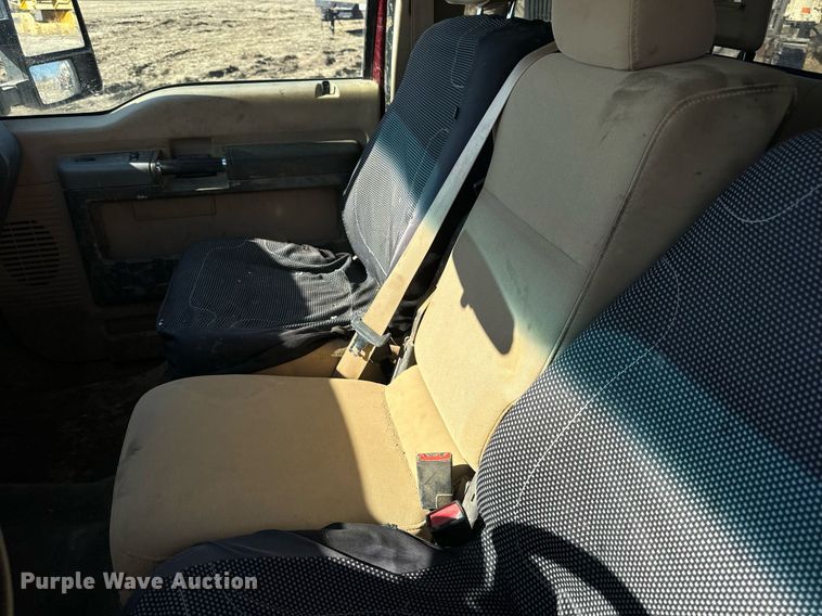 image for item DV1819 2016 Ford F250 Super Duty SuperCab pickup truck