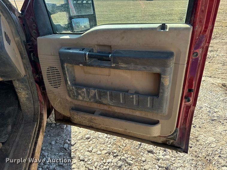image for item DV1819 2016 Ford F250 Super Duty SuperCab pickup truck