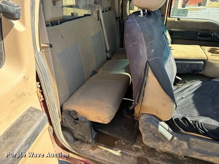 image for item DV1819 2016 Ford F250 Super Duty SuperCab pickup truck
