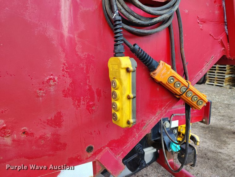 image for item DV6692 2015 Ford F450 Super Duty refuse truck