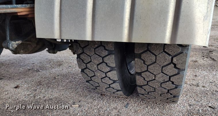 image for item DV6692 2015 Ford F450 Super Duty refuse truck