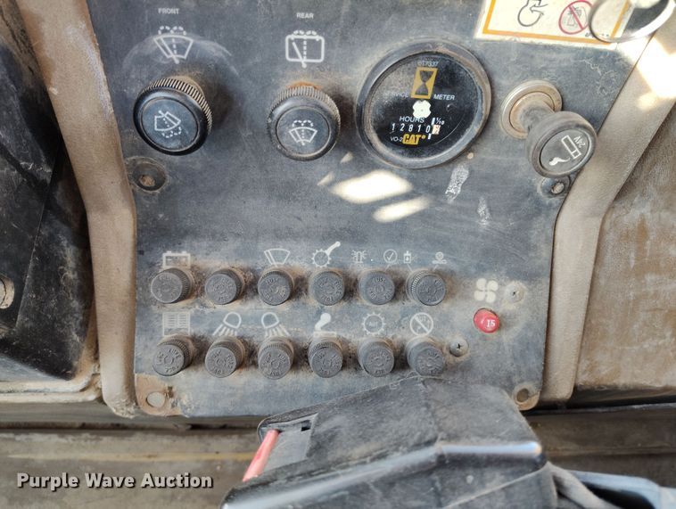 image for item DV6723 1996 Caterpillar 928F wheel loader